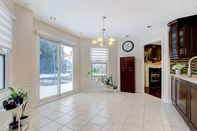 Additional image 15 of 6 Egret Crt