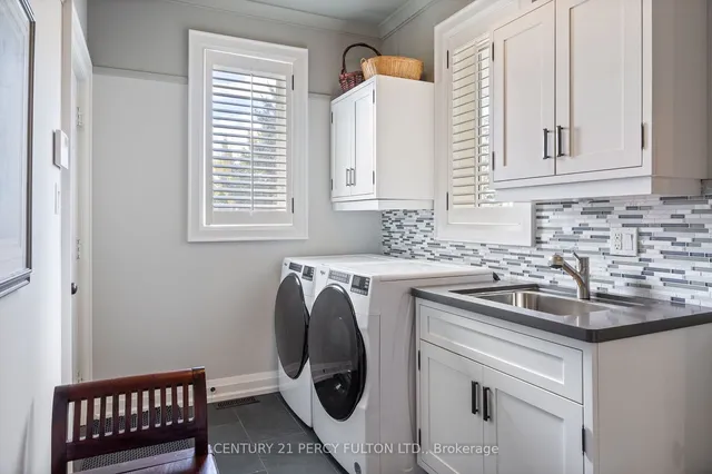 Additional image 20 of 990 John Watt Blvd