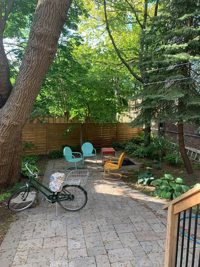 Additional image 23 of 8 Fairmount Cres