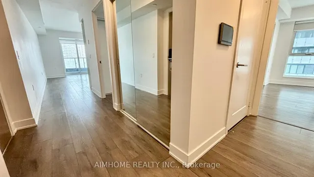 Additional image 10 of 585 Bloor St Unit 1722