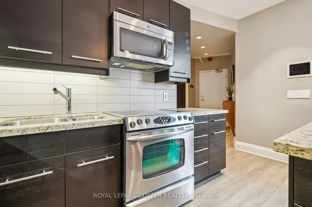 Additional image 8 of 326 Carlaw Ave Unit 201