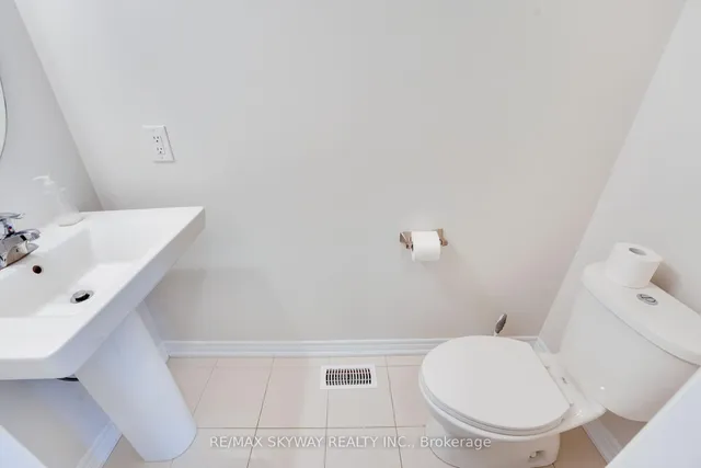 Additional image 15 of 516 Beckview Cres