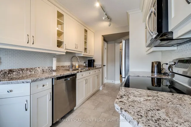 Additional image 10 of 5280 Lakeshore Rd Unit 801