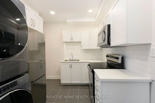 Additional image 6 of 1995 Dundas St