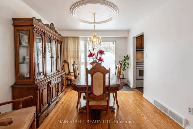 Additional image 9 of 92 Queenston Cres