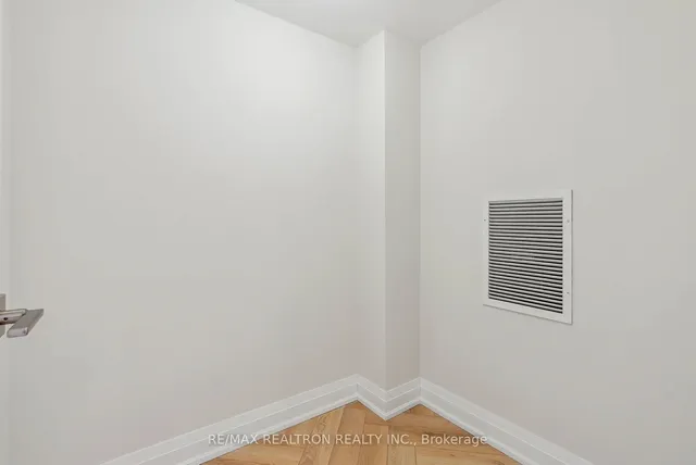 Additional image 25 of 35 Finch Ave Unit 905