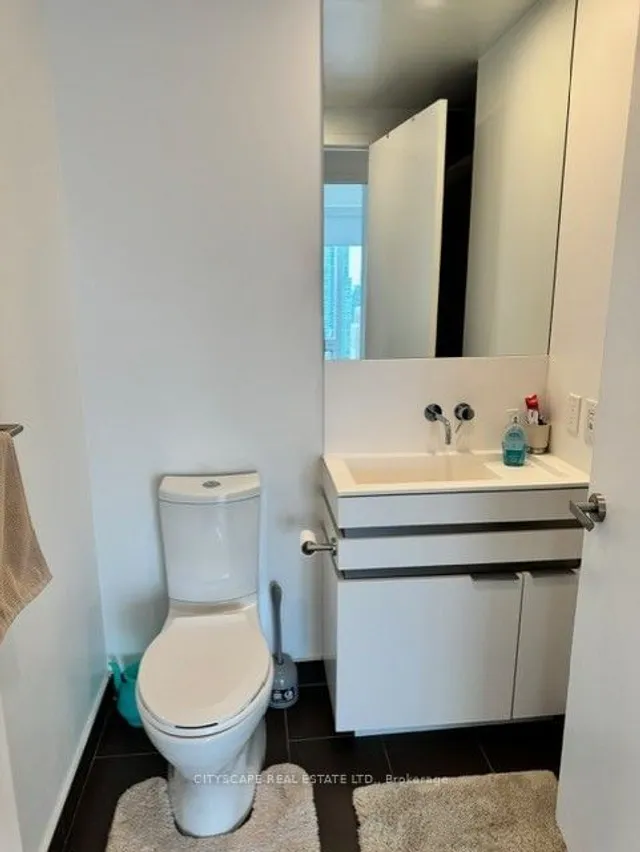 Additional image 14 of 197 Yonge St Unit 4402