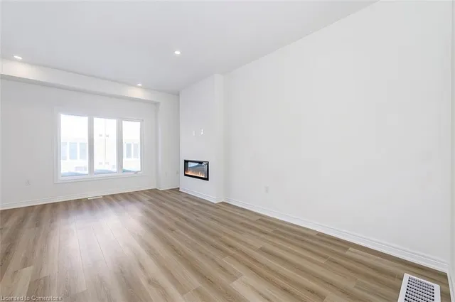 Additional image 5 of 205 Thames Way Unit 18