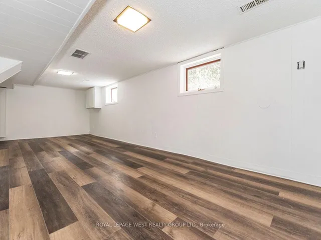 Additional image 34 of 42 Tilden Cres