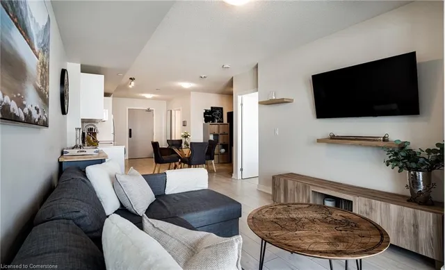 Additional image 13 of 3210 Dakota Common Unit A613