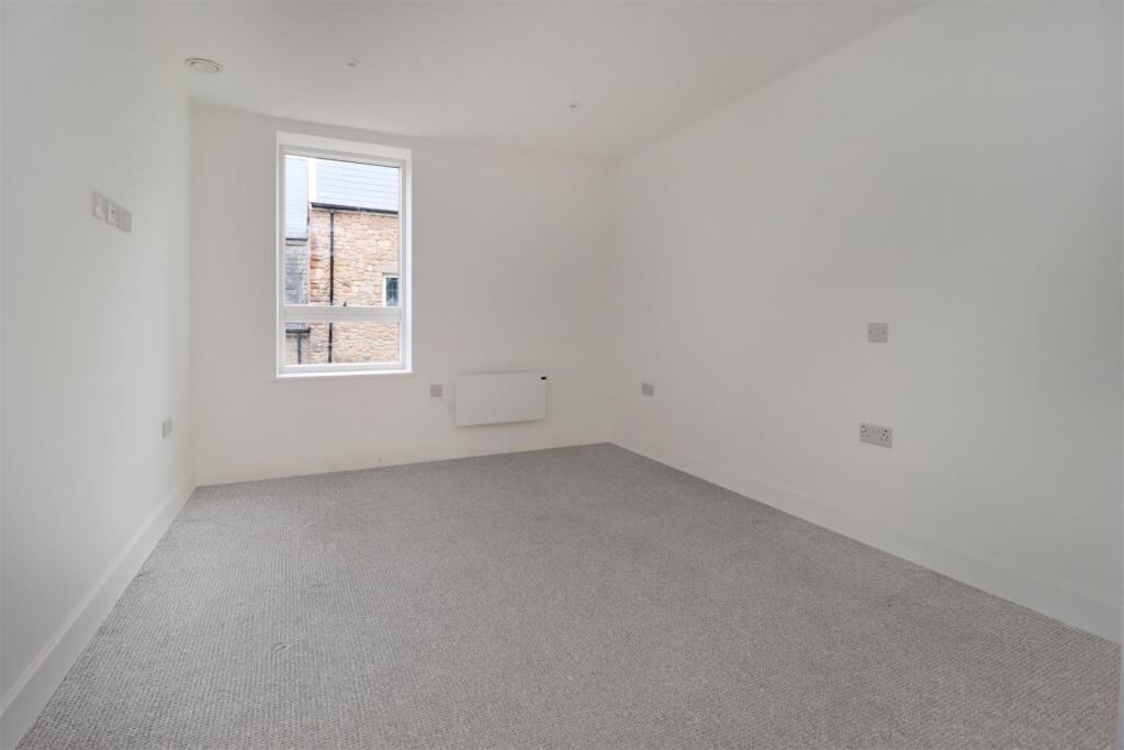 Additional image 10 of Modern luxury in a prestigious coastal location