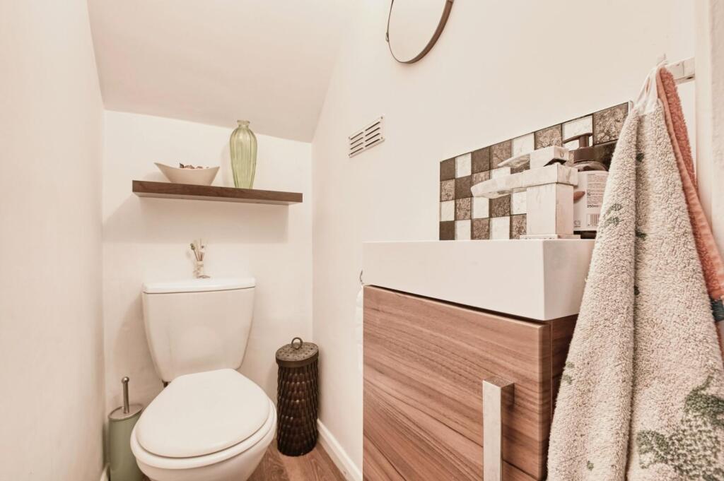 Additional image 6 of Whiting, Tamworth