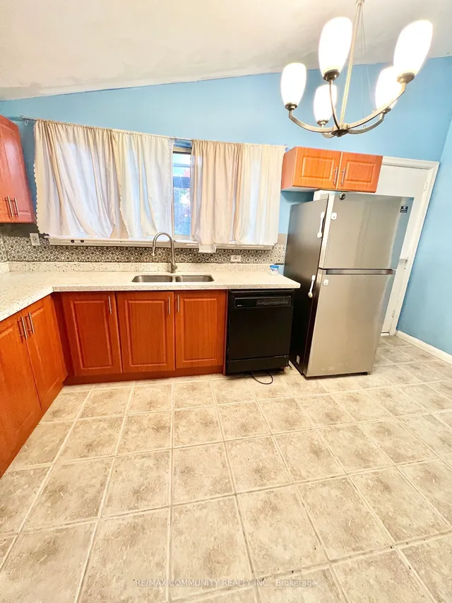 Additional image 4 of 36 Benprice Crt
