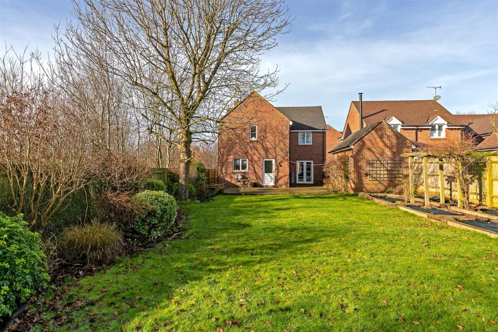 Additional image 36 of Old School Drive, Wheathampstead, St. Albans
