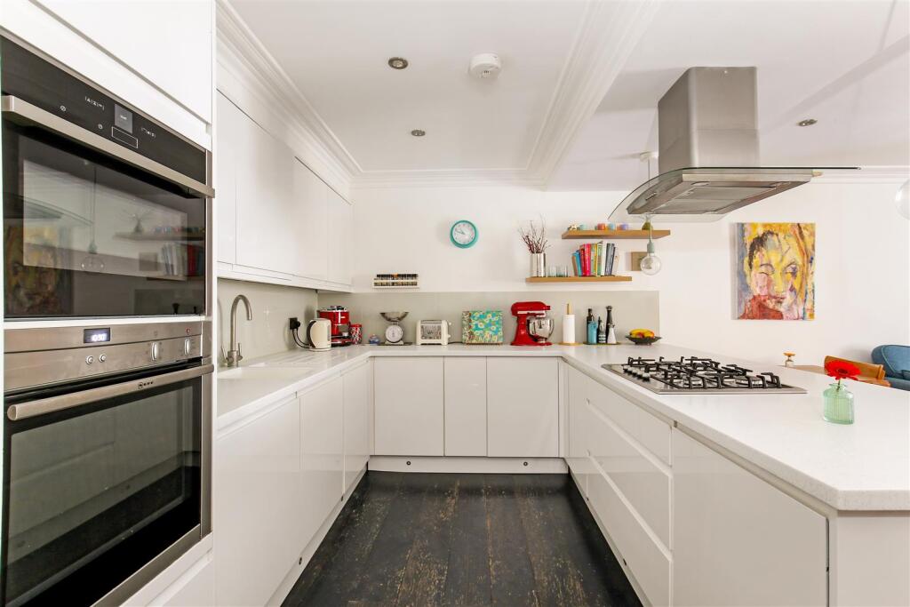 Additional image 15 of Overlooking the wonderful Hill Road, Clevedon