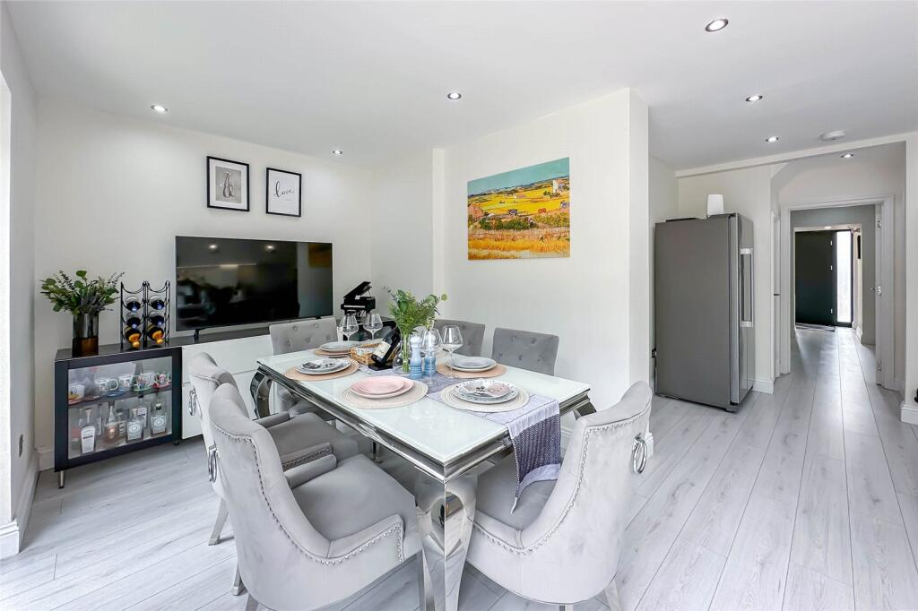 Additional image 3 of Pondfield Crescent, St. Albans, Hertfordshire, AL4