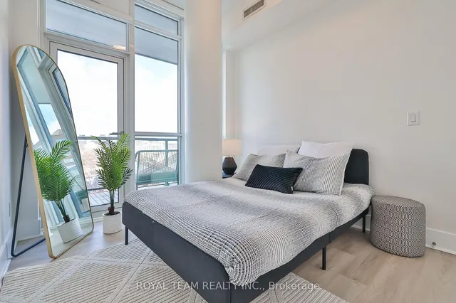 Additional image 18 of 32 Davenport Rd Unit 1403