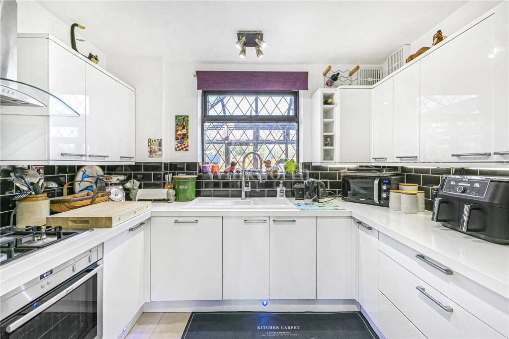 Additional image 10 of Balmoral Avenue, Beckenham, BR3