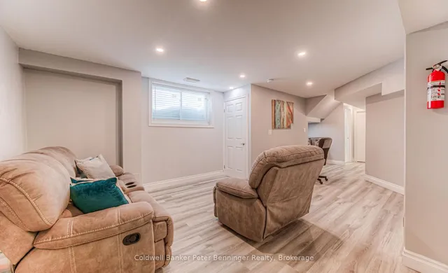 Additional image 27 of 955 Bianca Crt