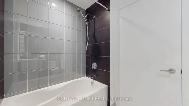 Additional image 26 of 21 Iceboat Terr Unit 4510