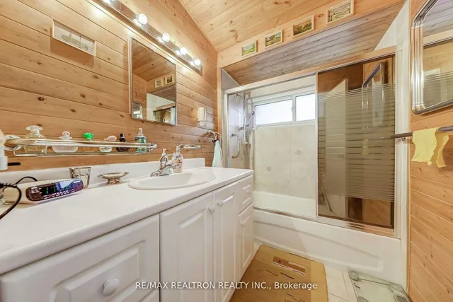 Additional image 24 of 70 Castlebury Cres Unit 9