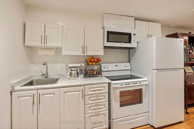 Additional image 30 of 109 Plumrose Ptwy