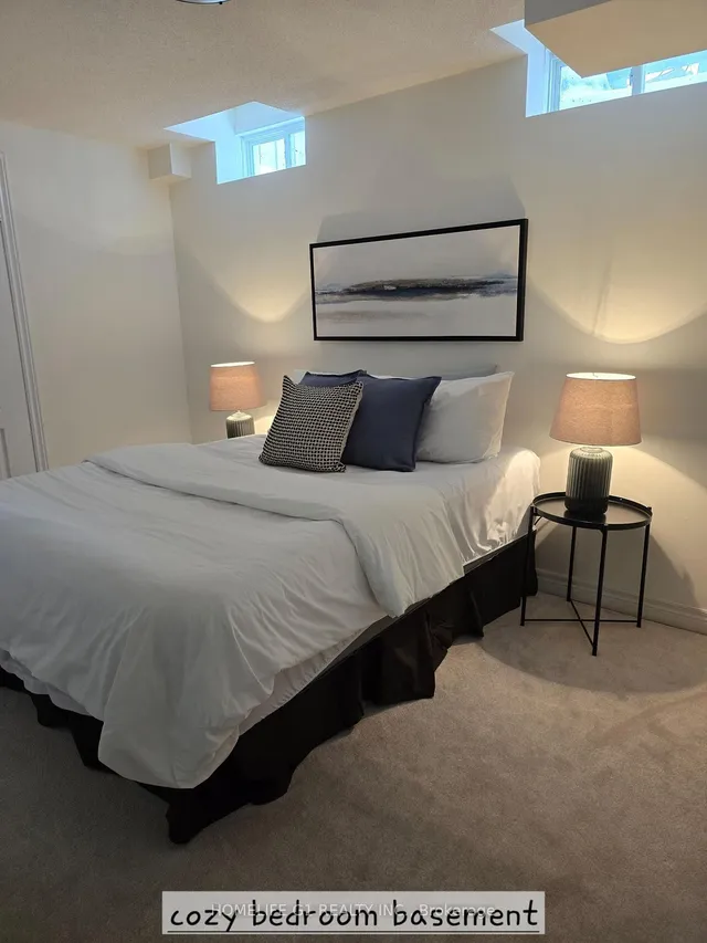 Additional image 31 of 8 Kayak Hts