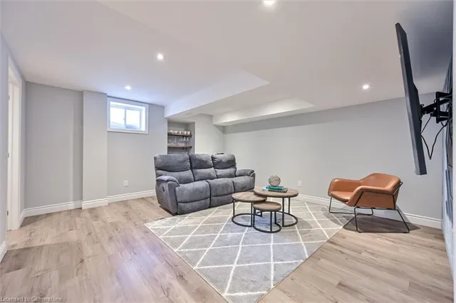 Additional image 30 of 1176 Duignan Crescent