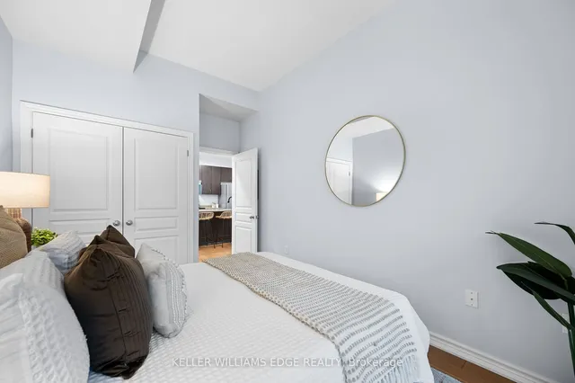 Additional image 27 of 5070 Fairview St Unit 107