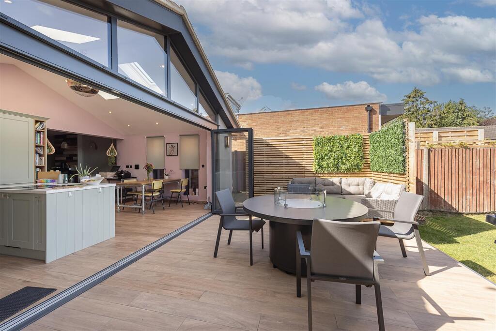 Additional image 12 of Park Rise, Harpenden