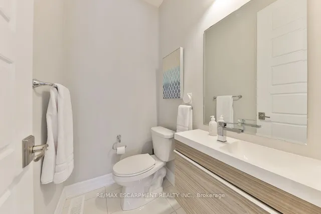 Additional image 10 of 2 Vaudeville Dr