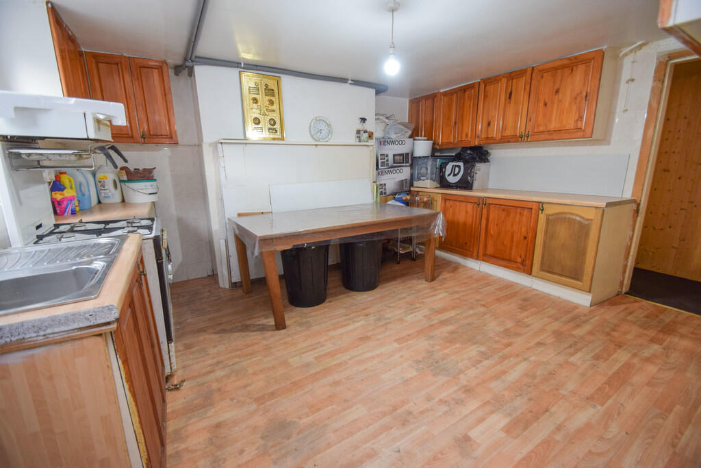 Additional image 18 of Wellington Crescent, Shipley