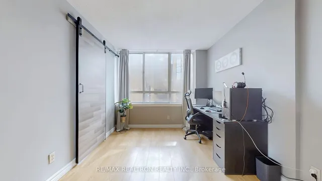 Additional image 28 of 633 Bay St Unit 1008