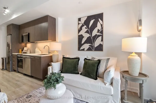 Additional image 4 of 264 Finch Ave Unit 11