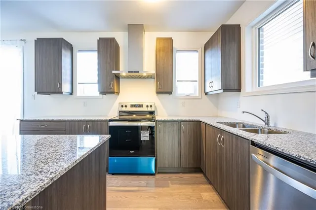 Additional image 12 of 31 Forestwalk Street St