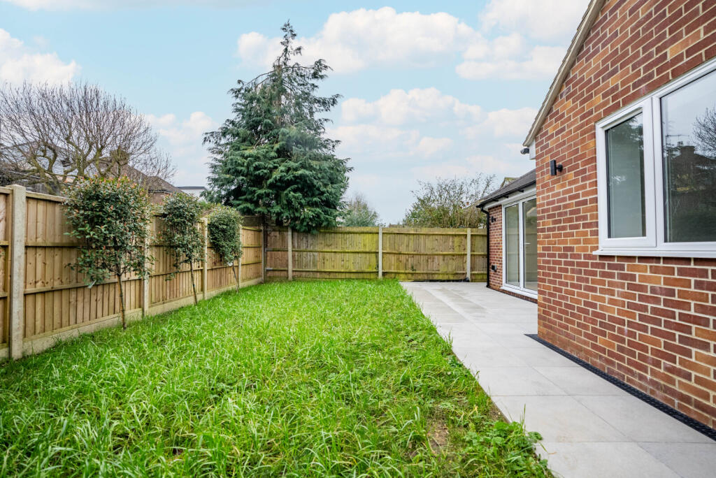 Additional image 14 of Fontmell Close, St. Albans, Hertfordshire, AL3