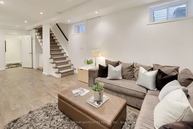 Additional image 28 of 8 Ellsworth Ave