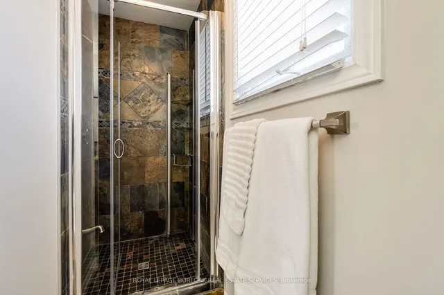 Additional image 26 of 2154 Salma Cres