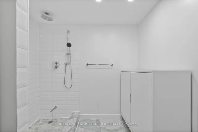 Additional image 27 of 10 Yonge St Unit 2212