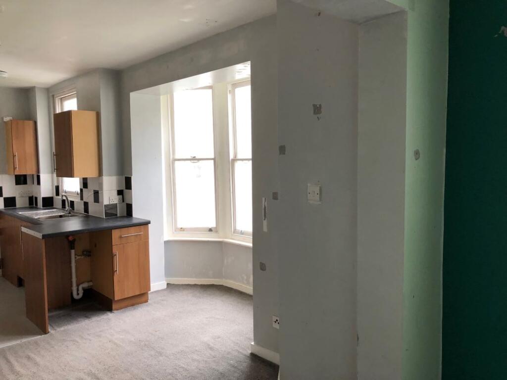 Additional image 6 of Flat 5, 14 Park Crescent, Worthing, West Sussex, BN11 4AH