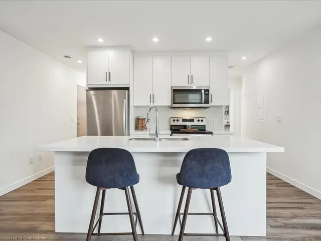 Additional image 19 of 479 Charlton Ave Unit 204