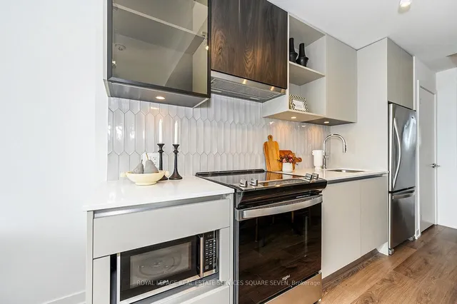 Additional image 22 of 395 Dundas St Unit 413