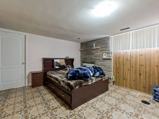 Additional image 35 of 7660 Darcel Ave