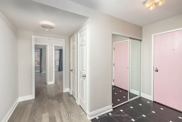 Additional image 21 of 717 Bay St Unit 1004