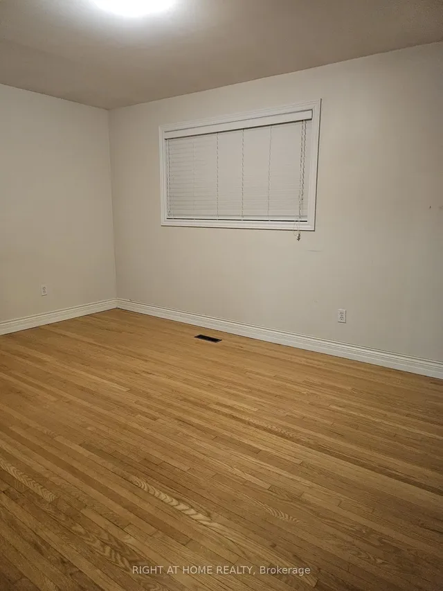 Additional image 19 of 391 Parkview Ave