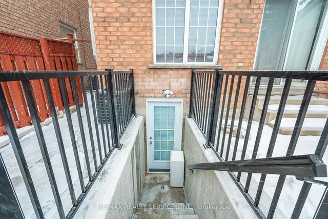Additional image 36 of 46 Hollowgrove Blvd