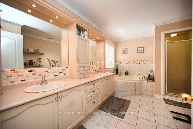 Additional image 26 of 5 SUMMERSHADE St