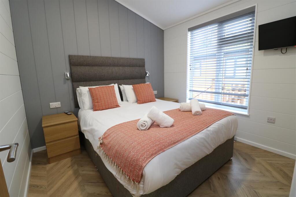 Additional image 9 of Lake View, Brokerswood