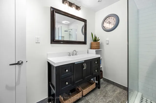 Additional image 23 of 3125 Pinemeadow Dr Unit #9