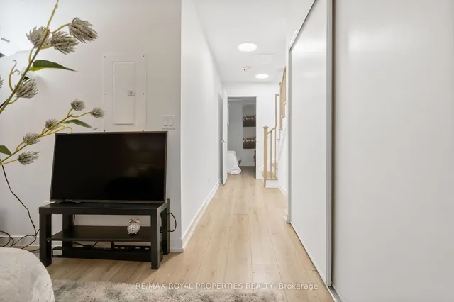 Additional image 19 of 264 Finch Ave Unit 11